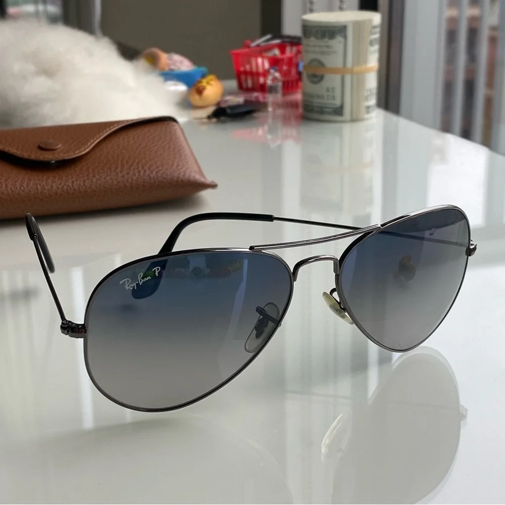 Ray-Ban Polarized Aviator Sunglasses with Case - Picture 3 of 7